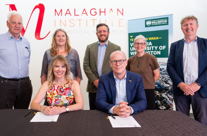 Malaghan Institute and Victoria University ‘renew vows’ after 21 years of partnership